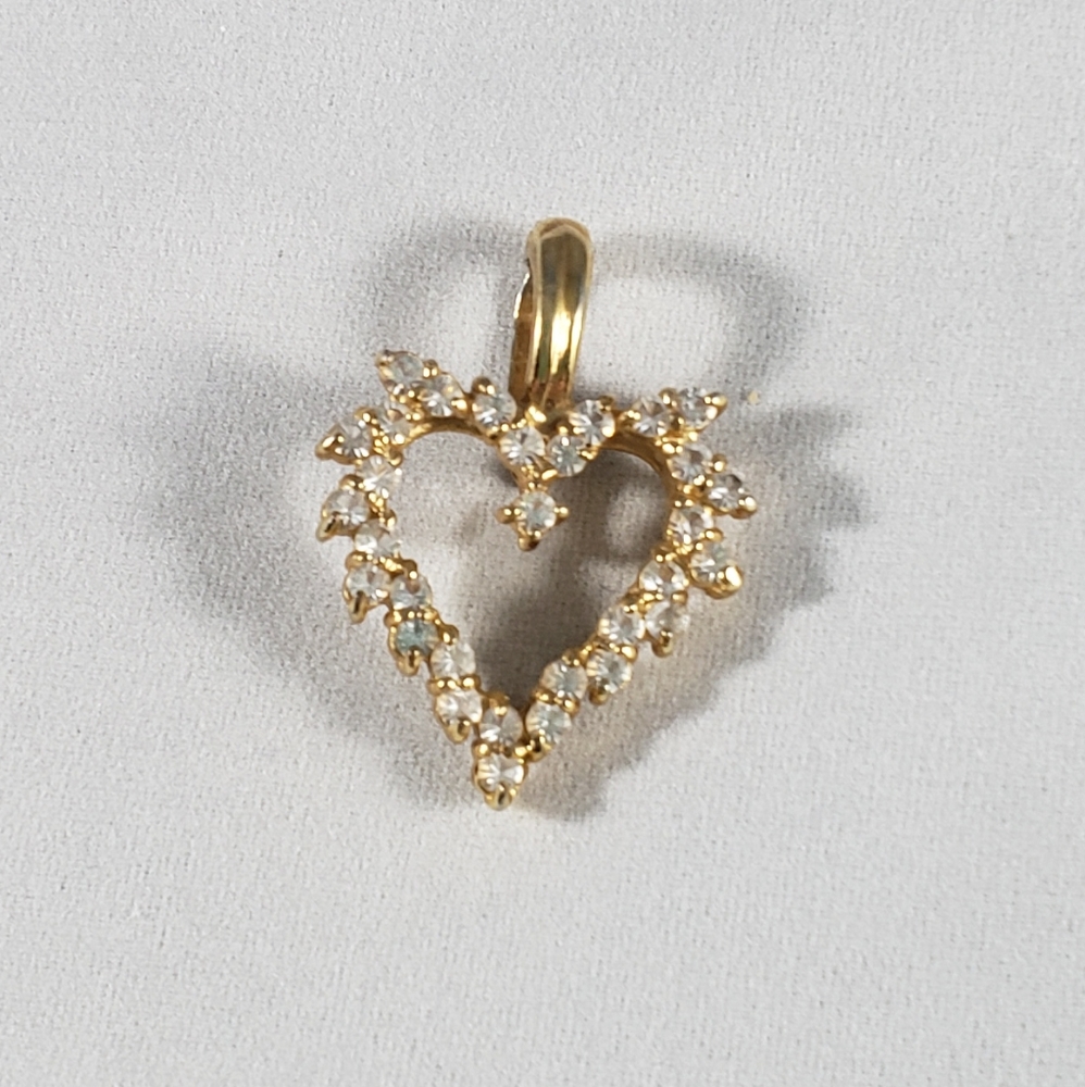Vintage ROMAN heart pendent